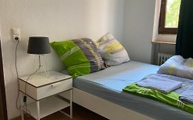 Ruhige Und Erholsame Wohnung Mit Balkon